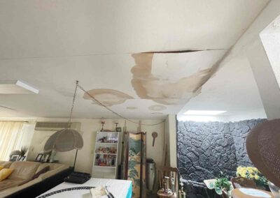 Close up photos of a cenec ceiling with water leak damage that was later replaced by Mckeague Drywall in Kamiloiki oahu hawaii